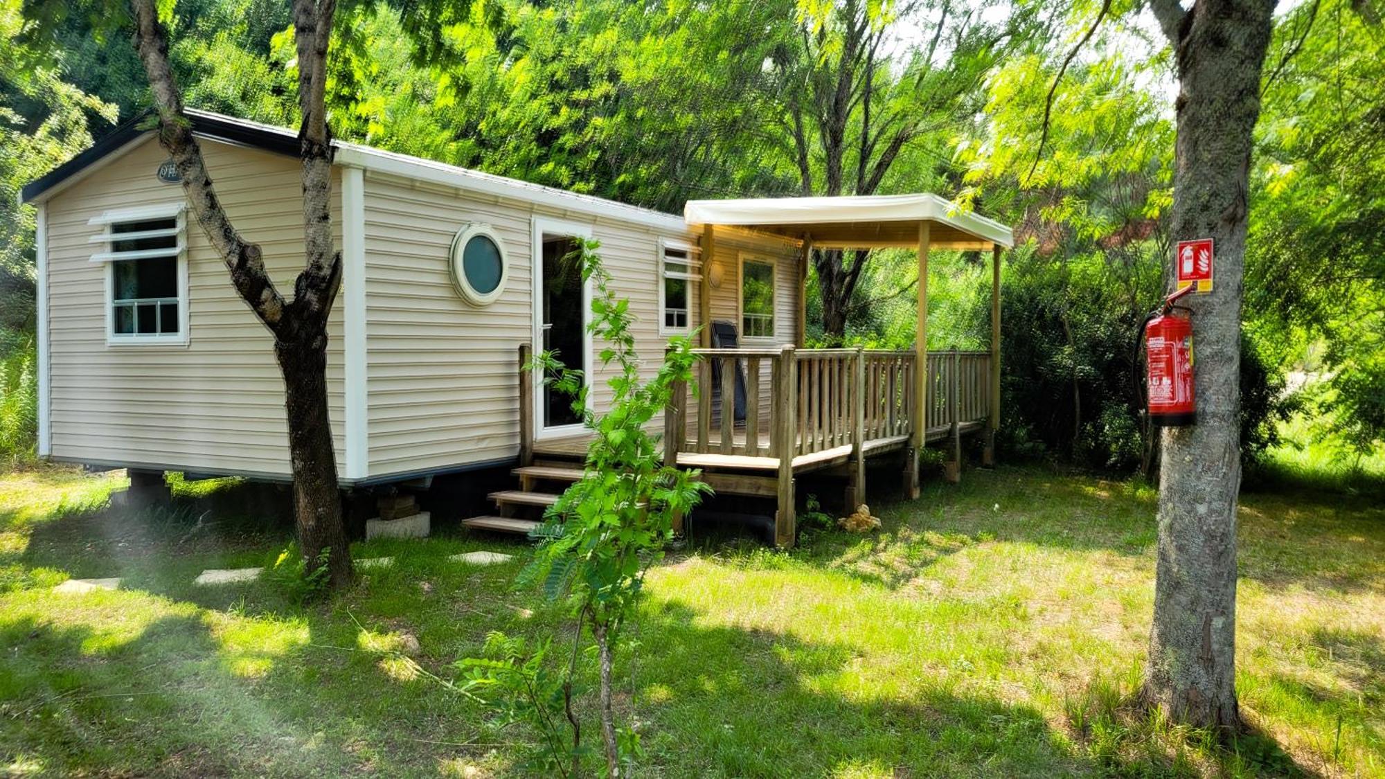 Camping Les Terrasses De Dordogne Руффиньяк-Сен-Сернен Экстерьер фото